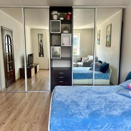 Cozy Apartment In The City Center Šiauliai Esterno foto